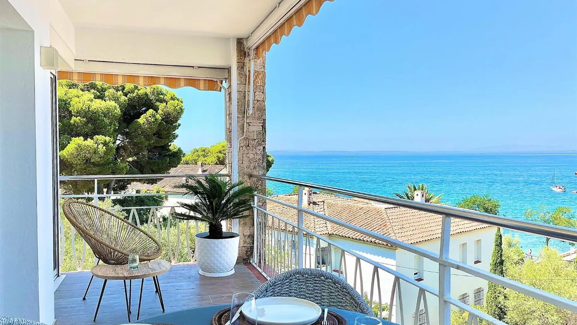 Central Apartment In Nature Rosas