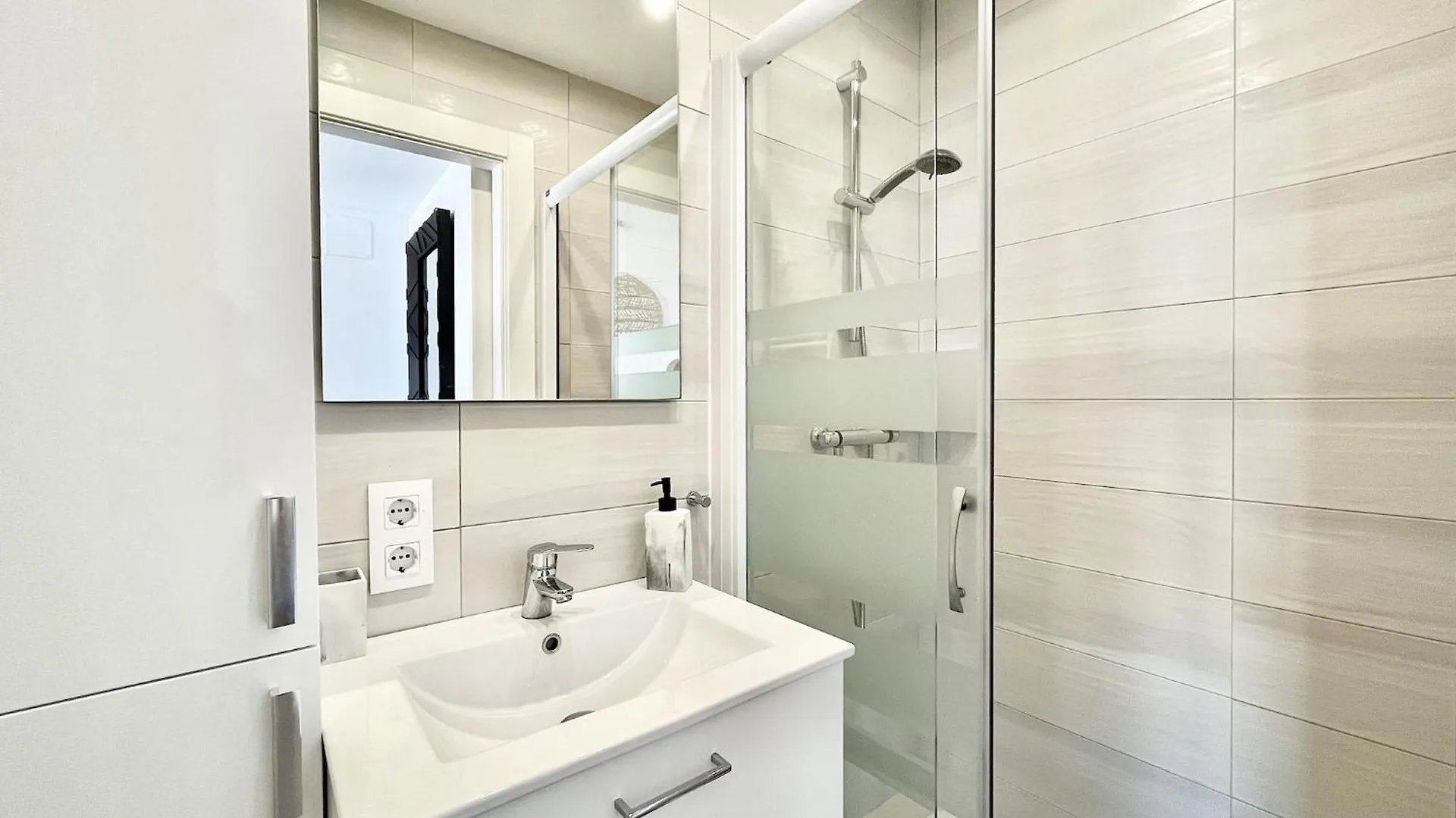 Central Apartment In Nature 罗萨斯